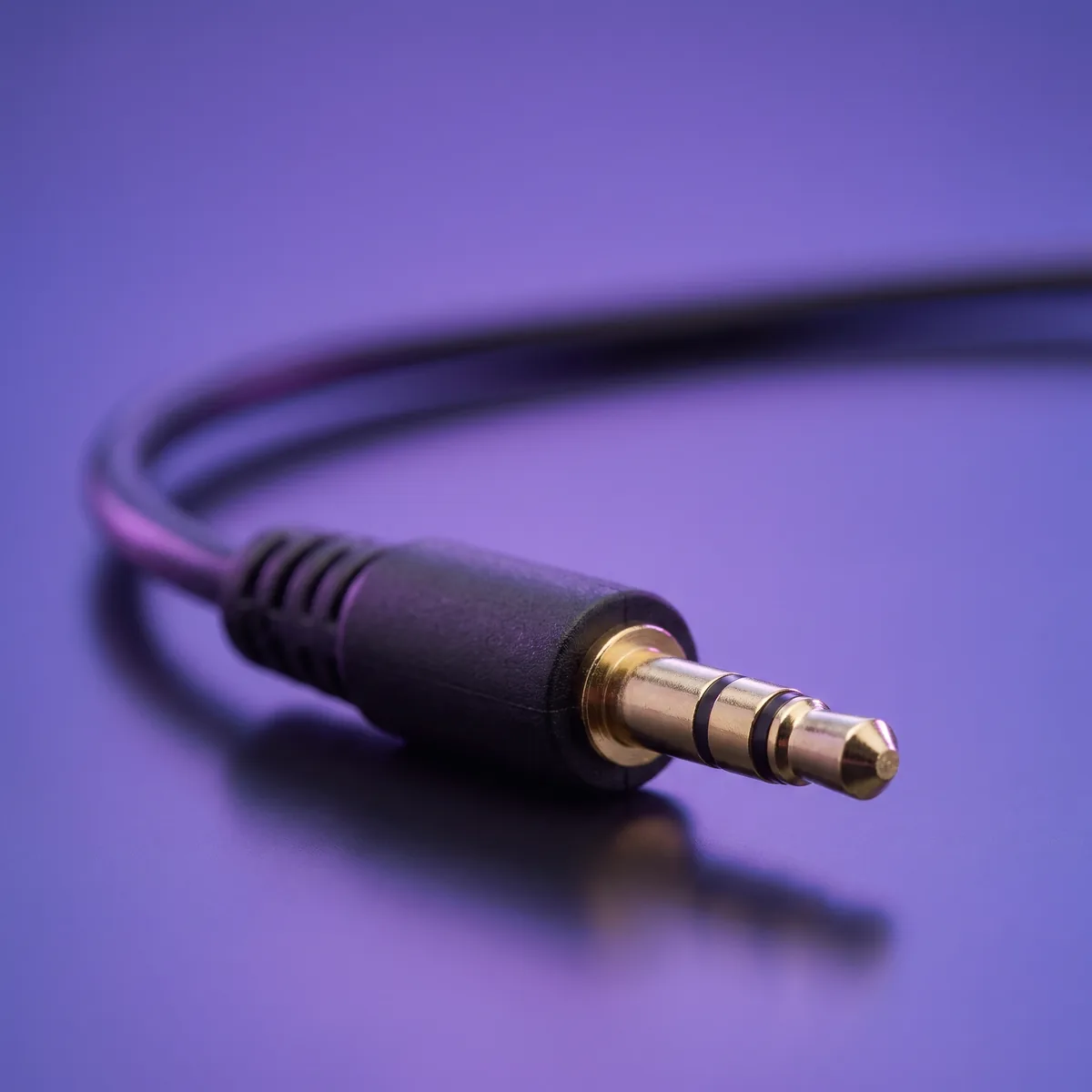 Close-up of the gold-plated 3.5mm jack